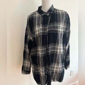Old Davy women’s XXL boyfriend, shirt, black and white plaid long sleeve